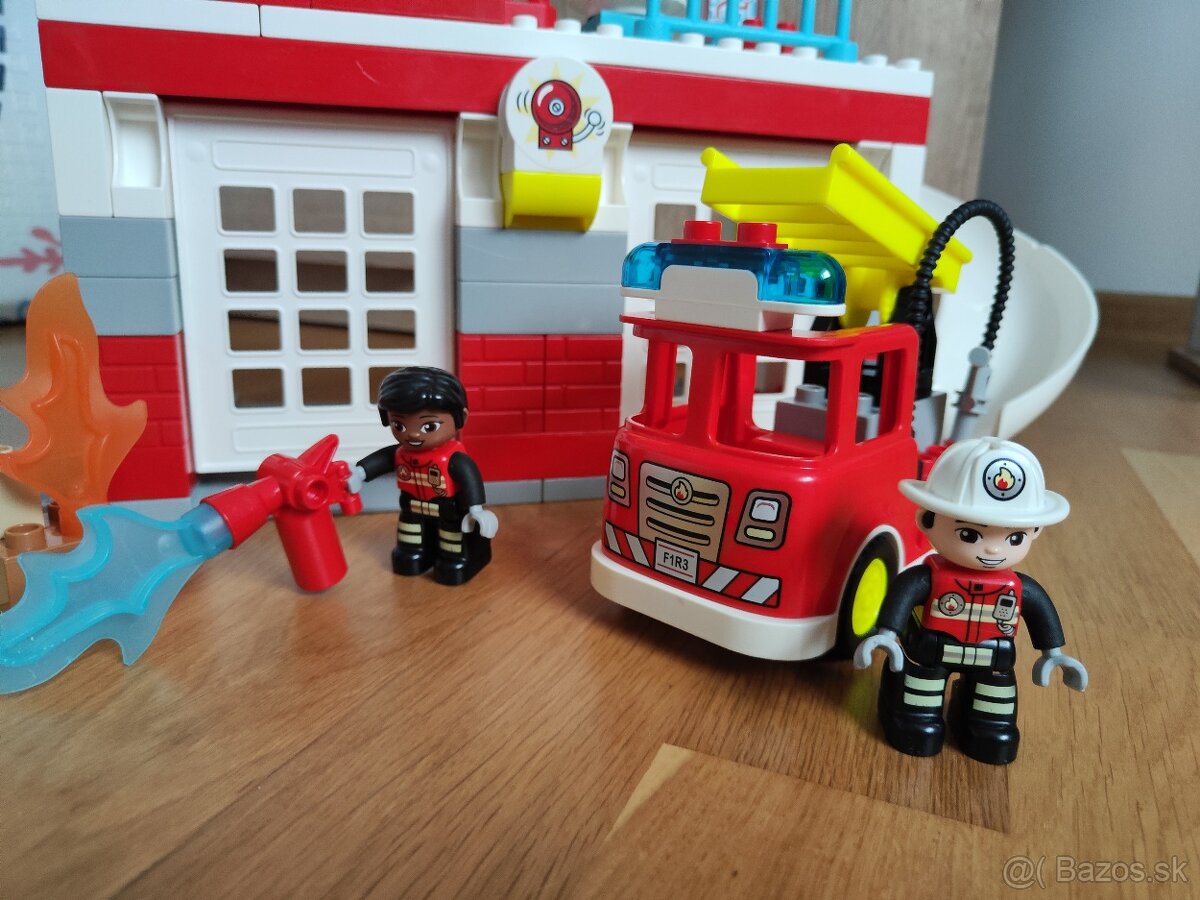 Lego Duplo 10970 - Hasičská stanica a vrtuľník - 3