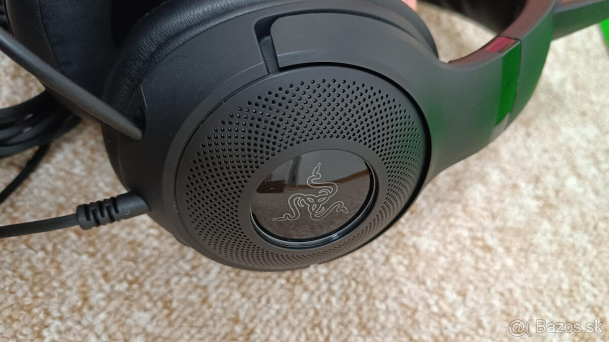 Herní sluchátka Razer Kraken Kitty V2 Chroma + stojan - 3