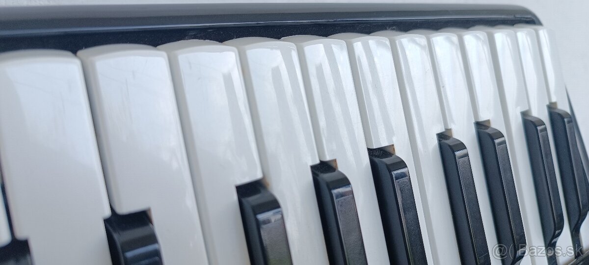 Akordeón Weltmeister CapriceN 80 basový - 3