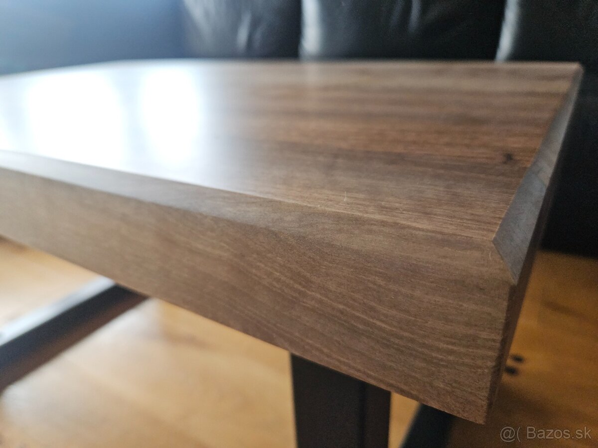 Orechovy konferencny stolik - 3