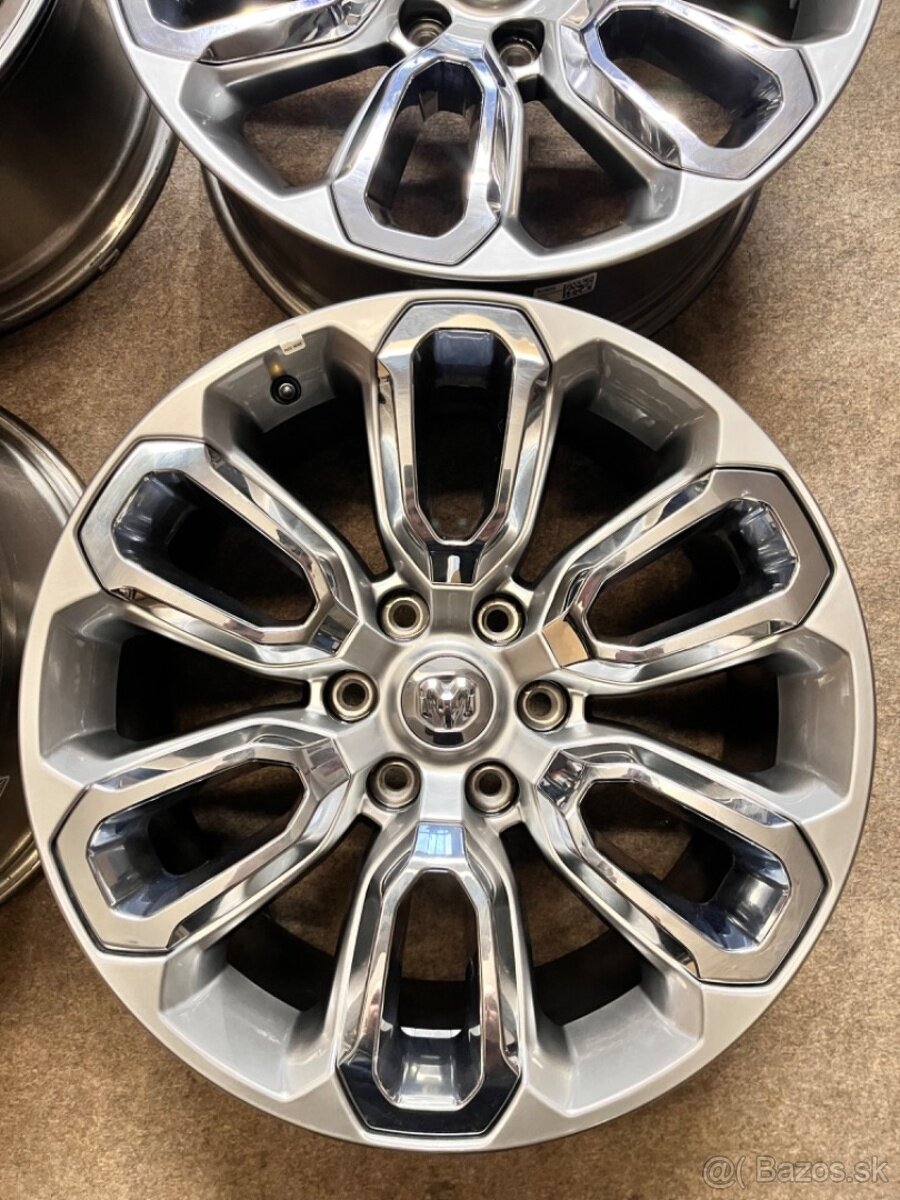 6x129.7 R20 Dodge RAM 1500 5Gen. 2022 Originál Alu - TOP