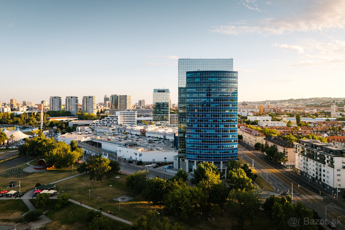 Prenájom novozrekonštruovaného samostatného kancelárskeho tr - 3