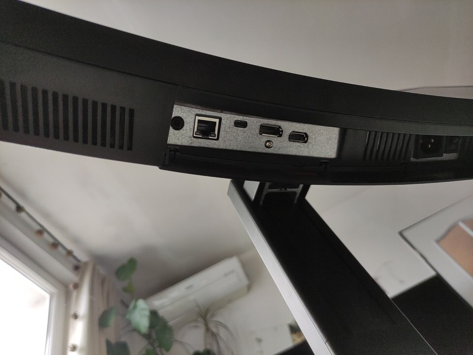 Predám zakrivený monitor Philips 346B1C - 3