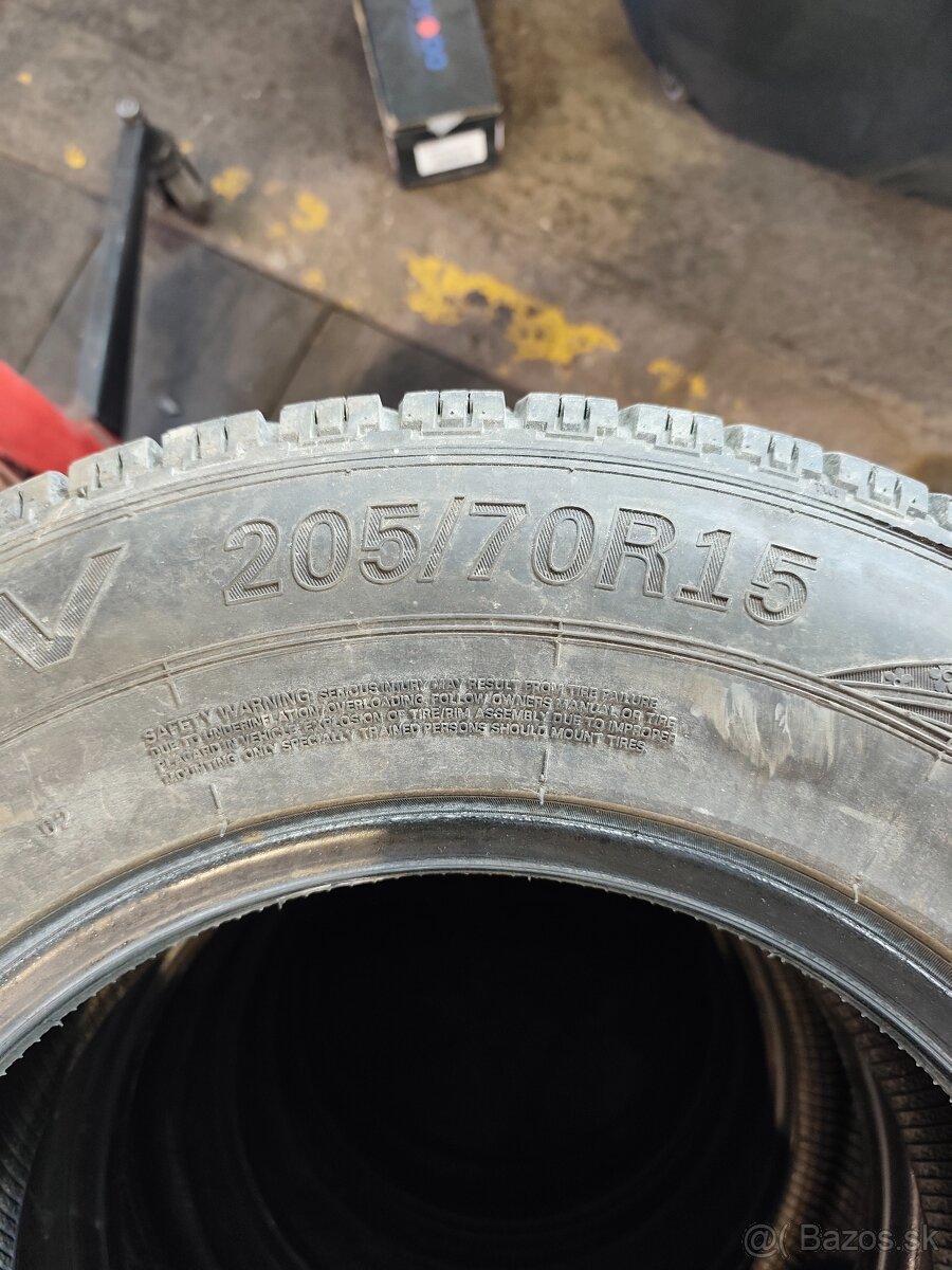 Pneumatiky 205/70 R15 zimné - 3