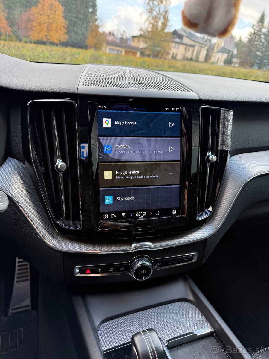 VOLVO XC60 B5 (P) 250hp R-Design AT8 AWD - 3