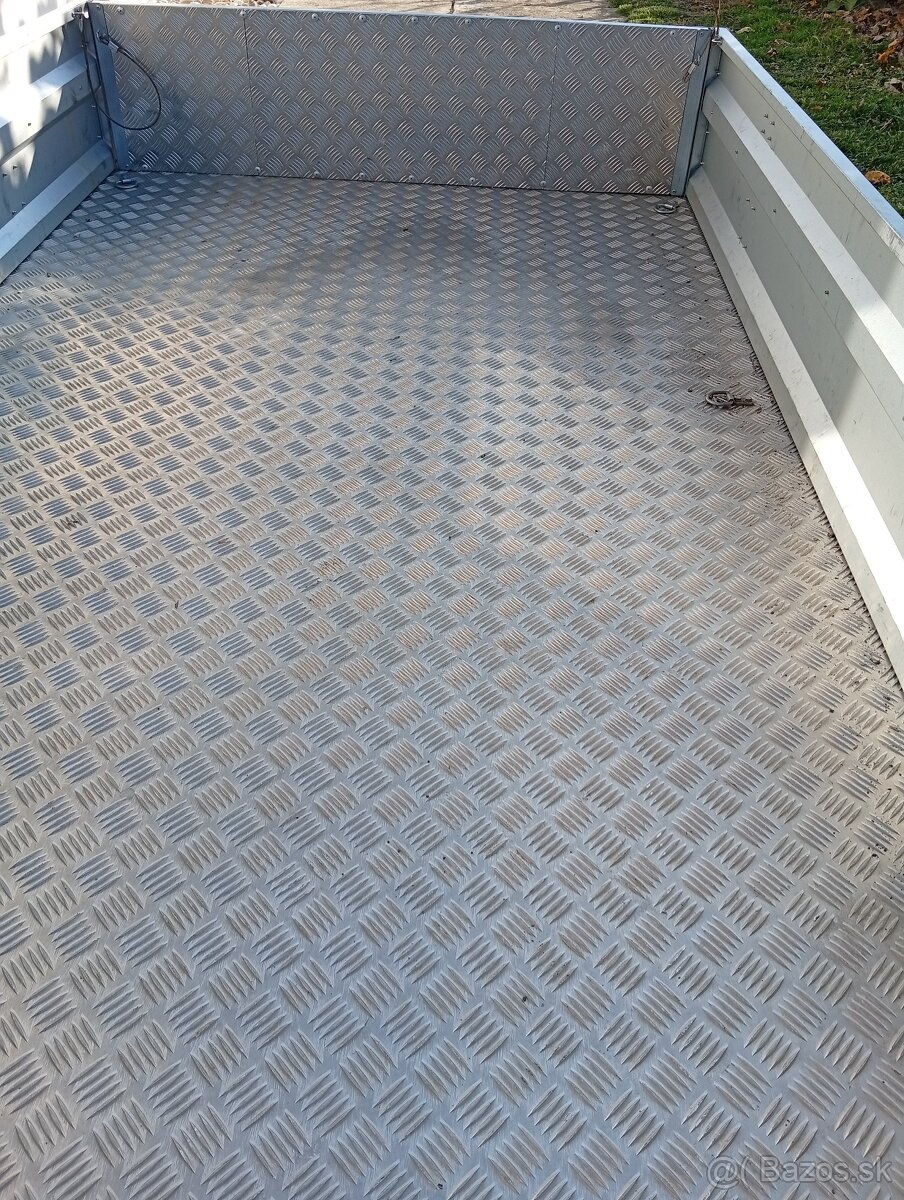 Predám Prívesný vozík v záruke.do 750kg - 3