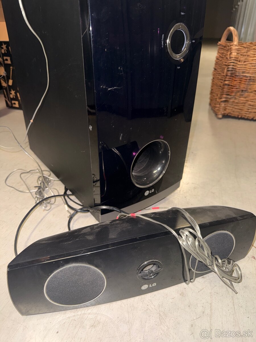 LG domáce kino so subwooferom a reproduktormi - 3