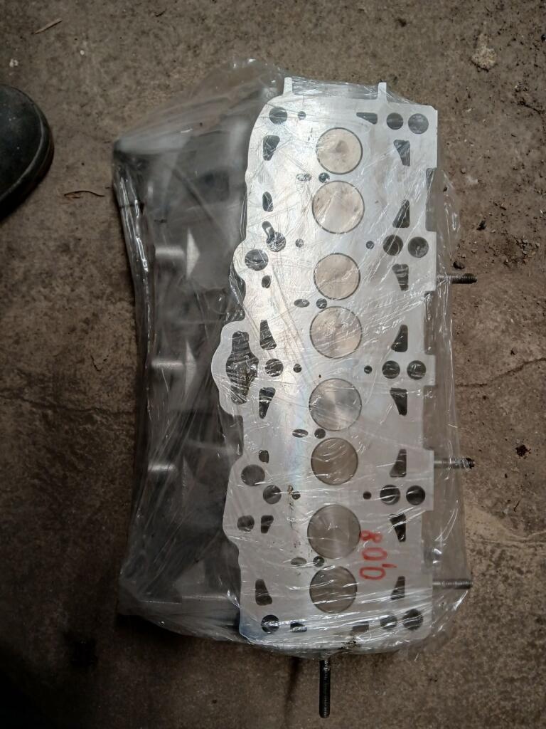 Hlava motora Škoda Octavia 2 kód motora BLS - 3