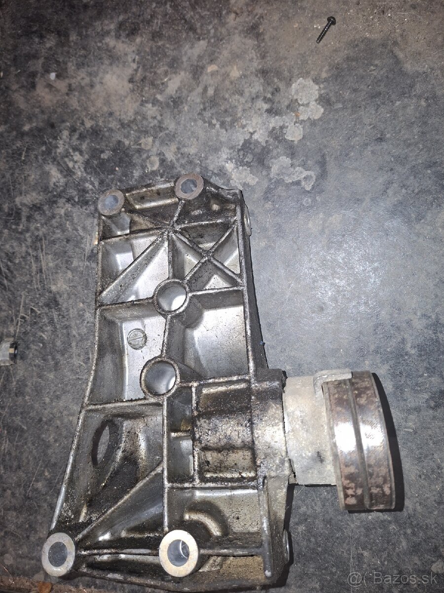 Drziak felicia 1.6 - 3