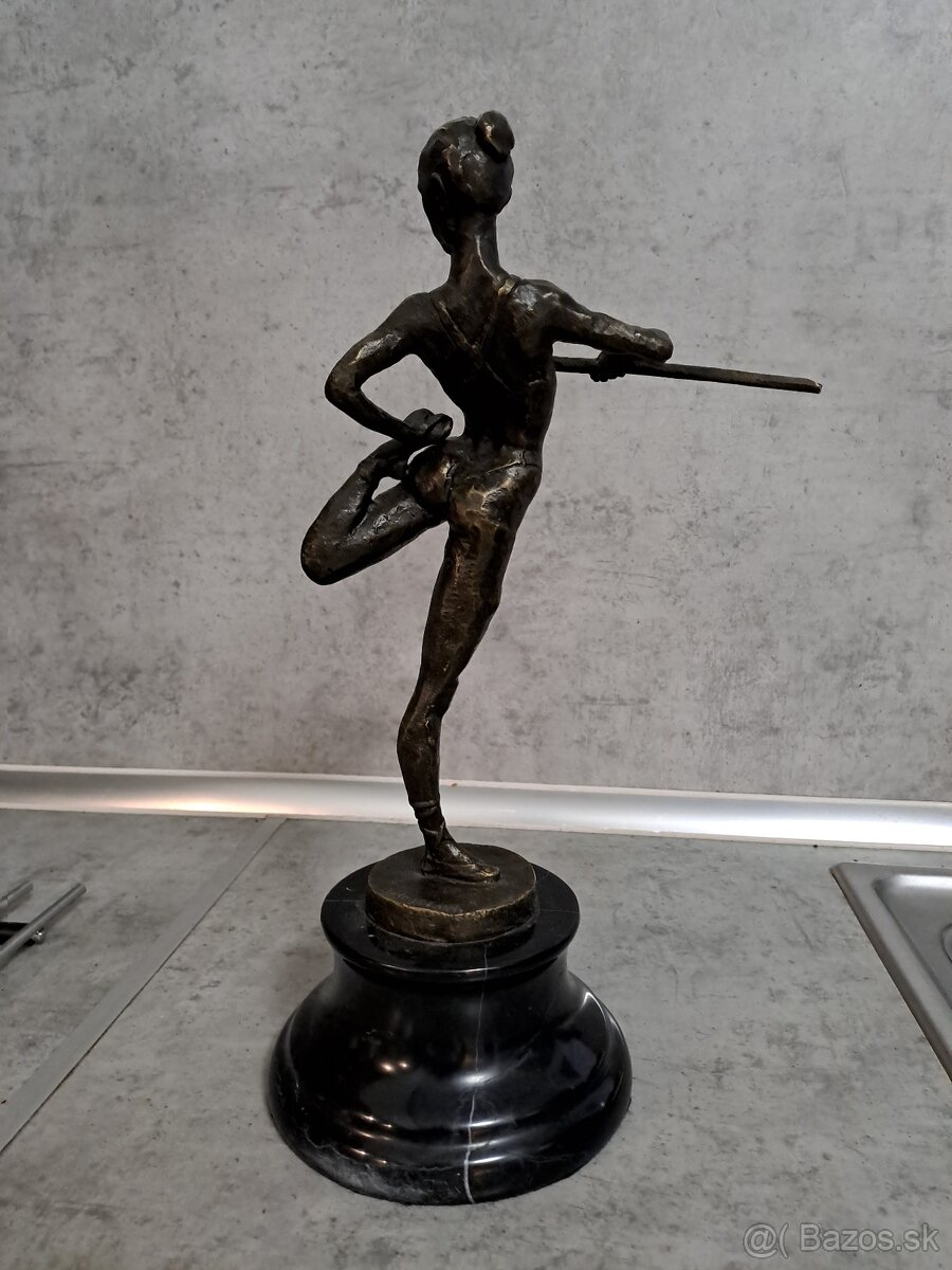 Bronzova Socha - 3