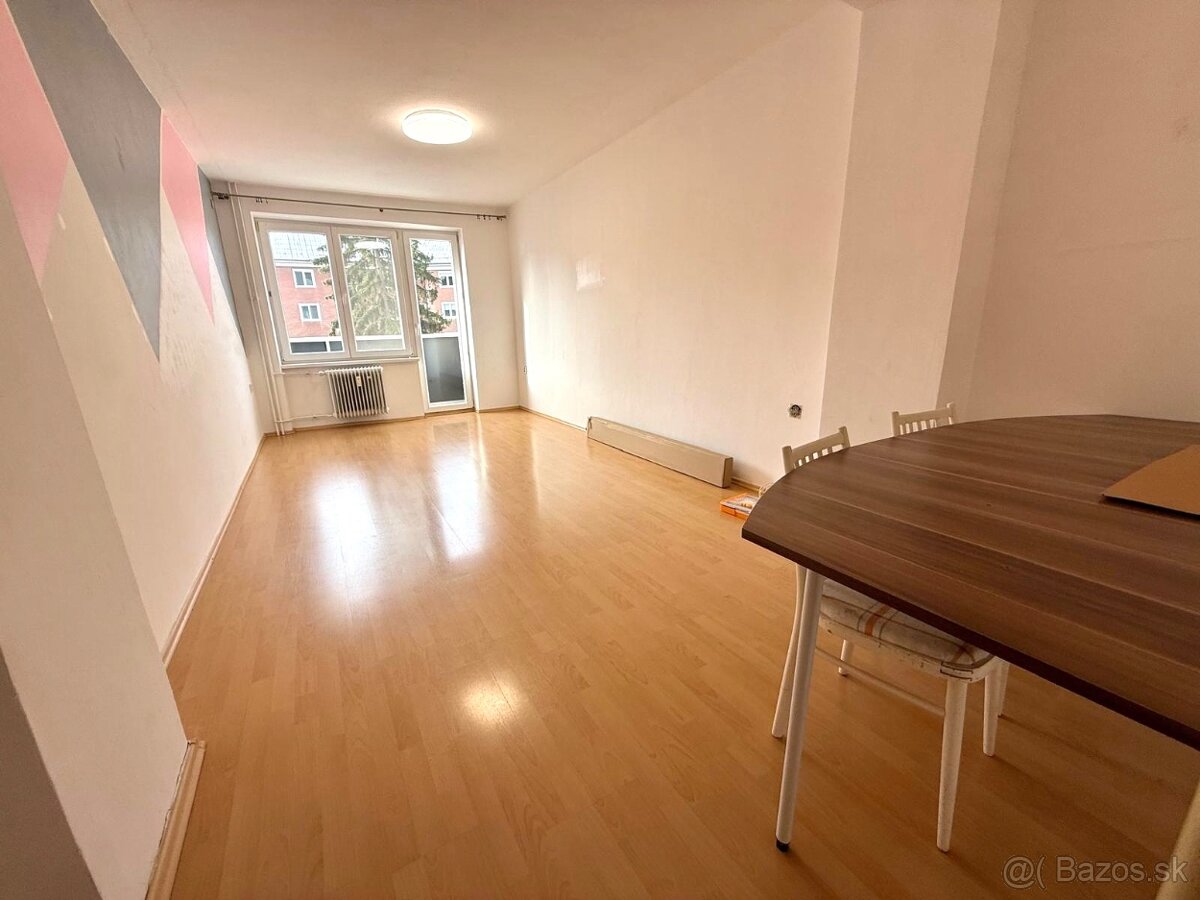 PRENÁJOM: VEĽKÝ 2-IZBOVÝ BYT S DVOMI BALKÓNMI - 3