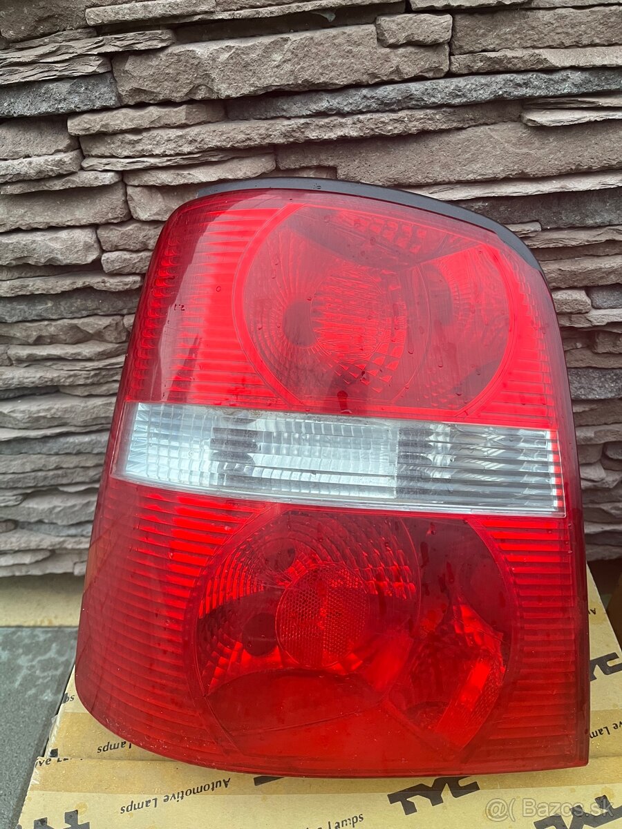 Zadné svetlá VW Touran (2003–2006) - 3