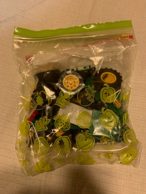 LEGO 42136 Technic - John Deere 9620R4WD Tractor - 3