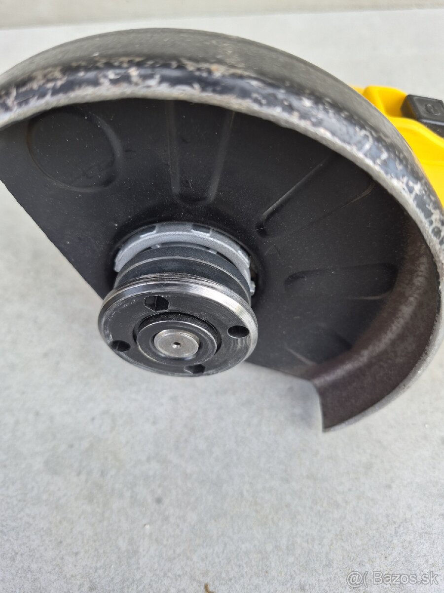 Dewalt 1200w uhlová brúska - 3