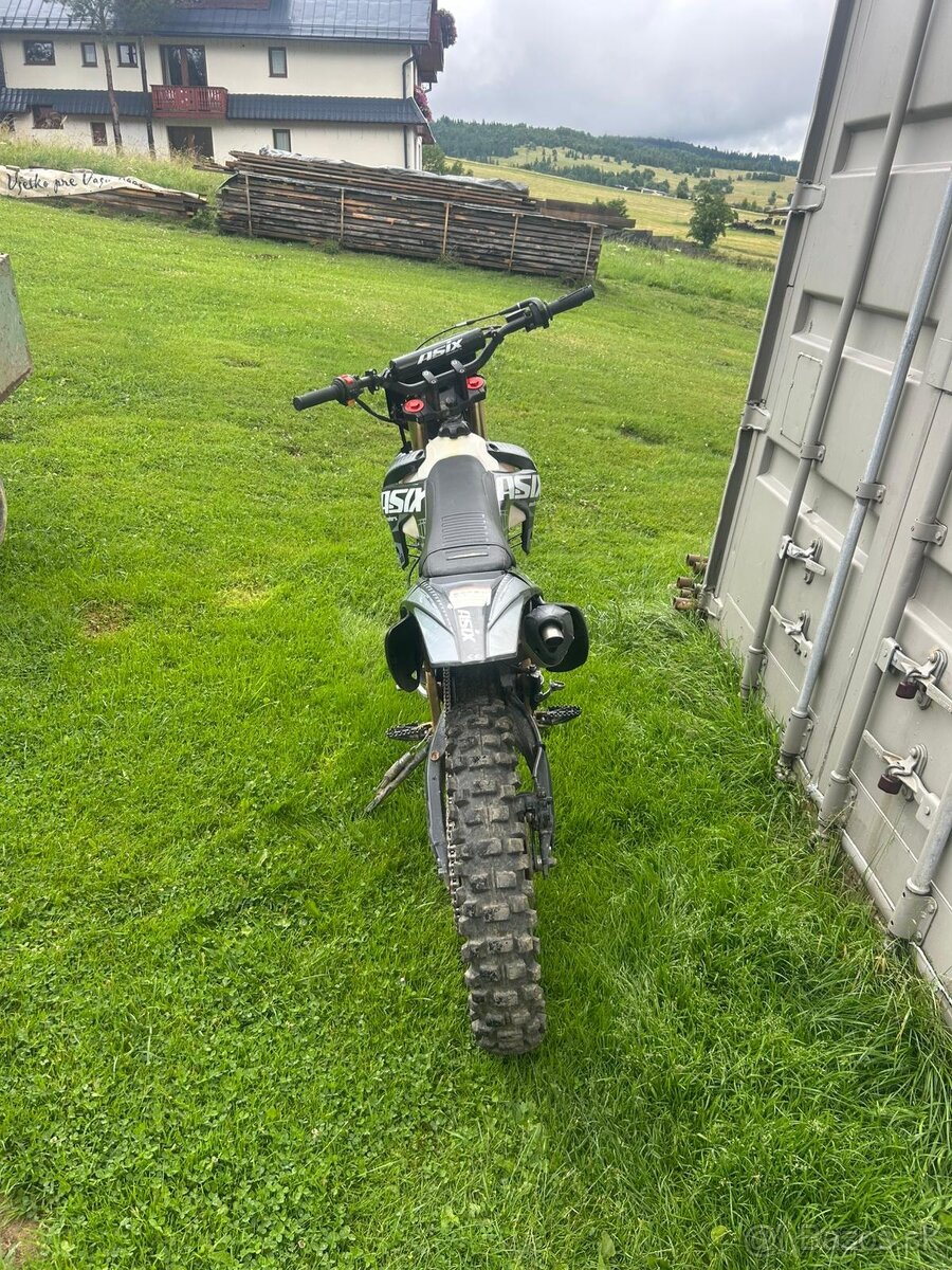 Predám motorku ASIX xb88 250cm3