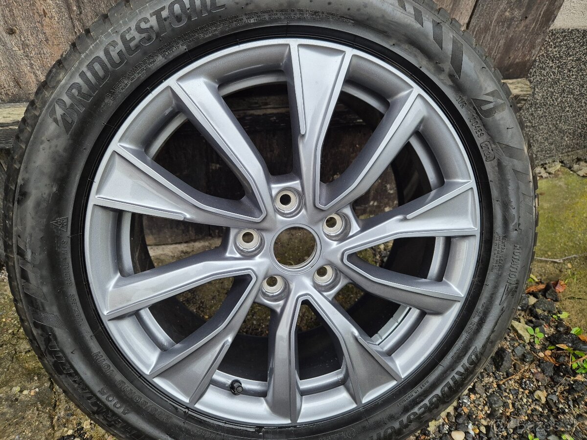 Nová Celoroční sada Volkswagen T7 Multivan R18 - 3