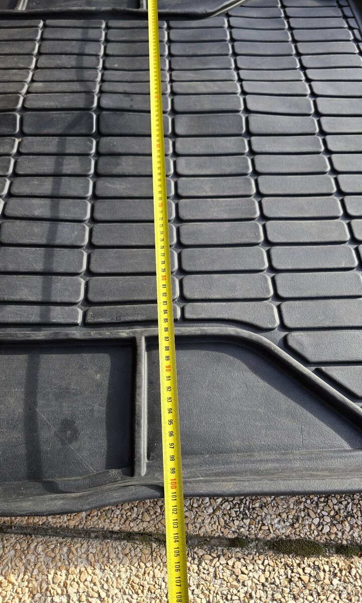 Univerzalna gumová vanicka do kufra - 3