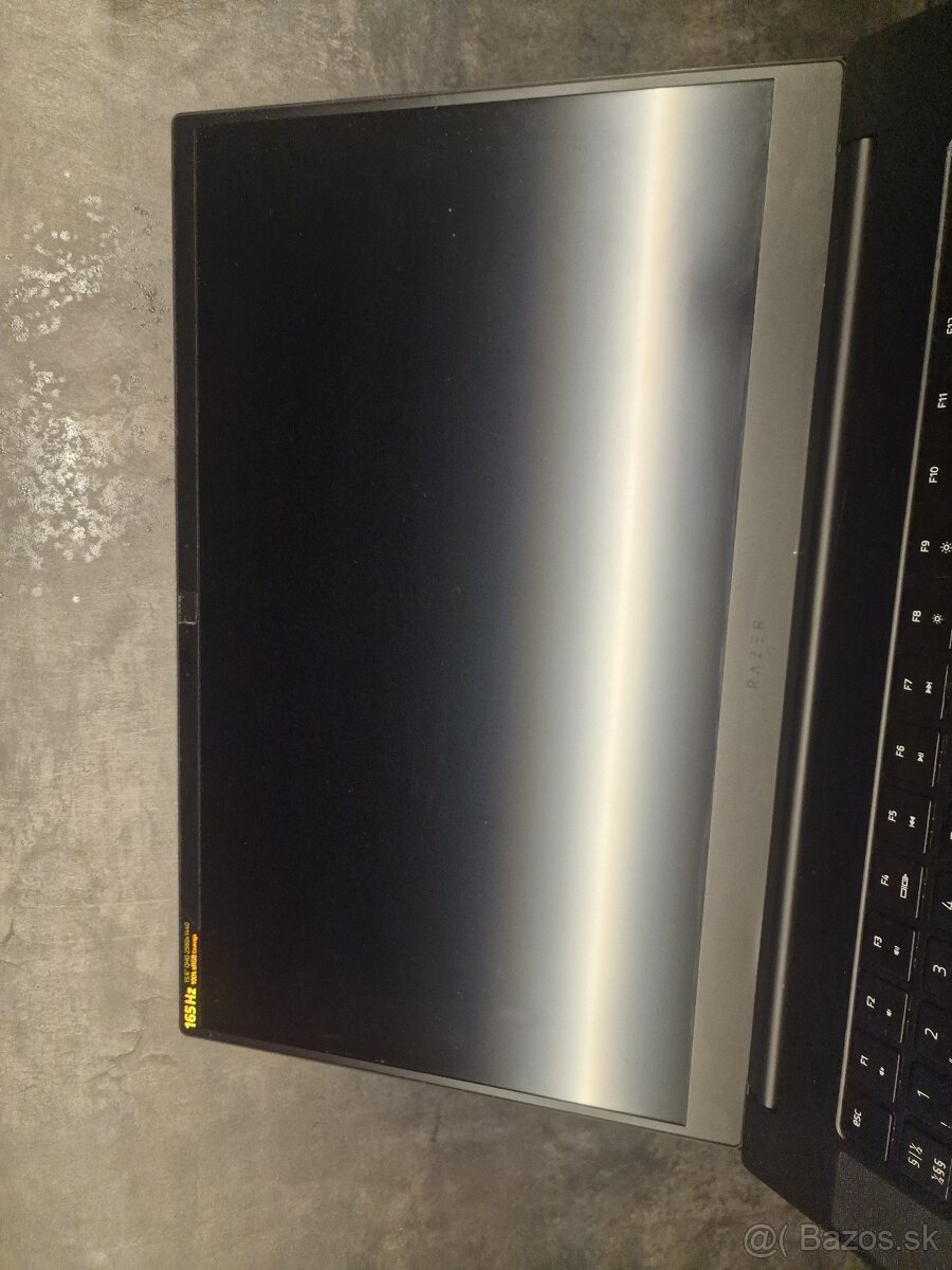 Razer blade 15 2021 nefunkčný - 3