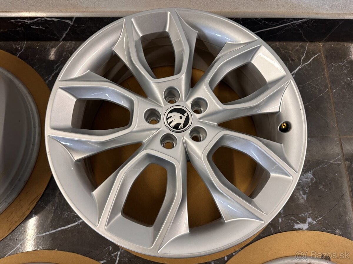 original kolesa skoda kamiq r18 658601025g 5x100 - 3