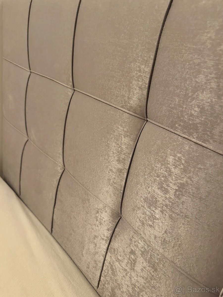 Čelo predám čelo postele - 3