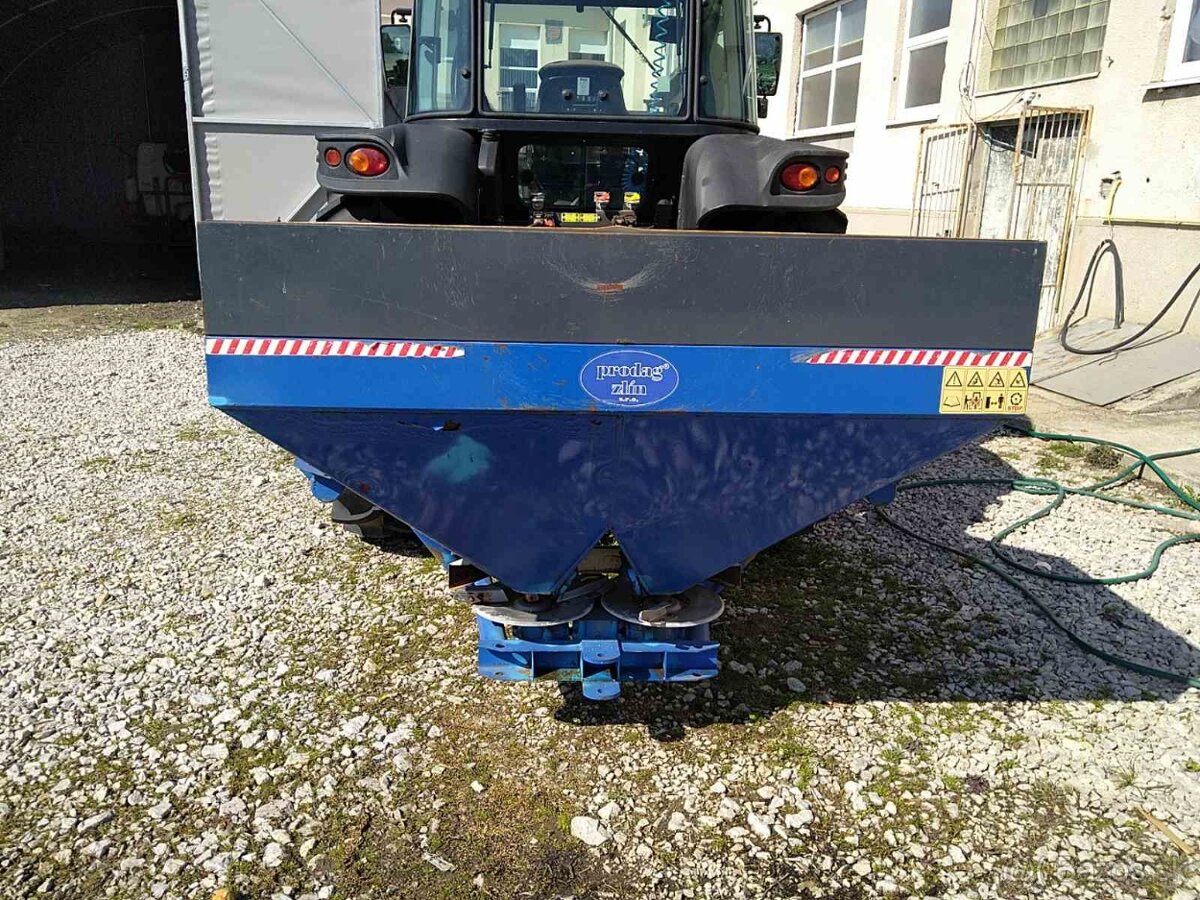 Rozmetadlo priemyselných hnojív - 3