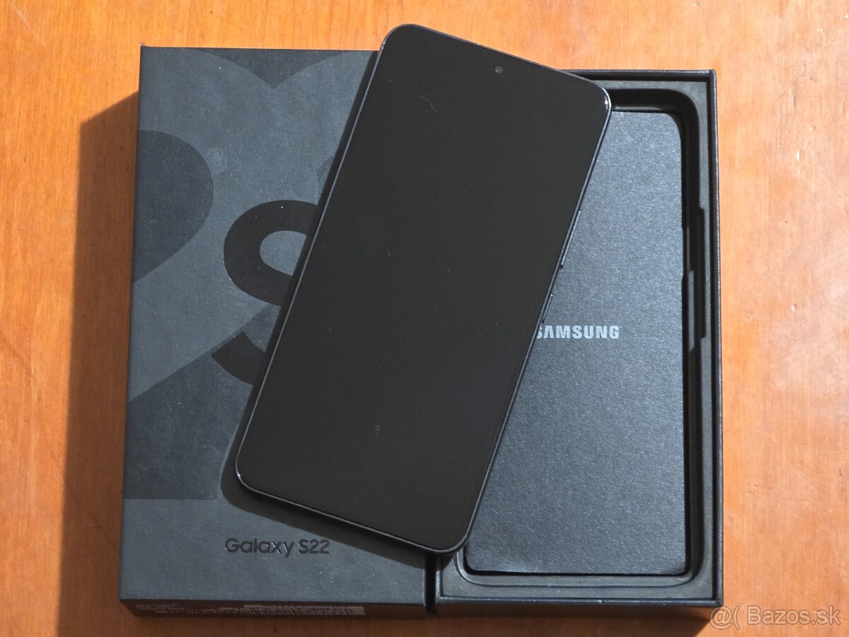 Samsung Galaxy S22 128/8GB, Phantom Black - 3