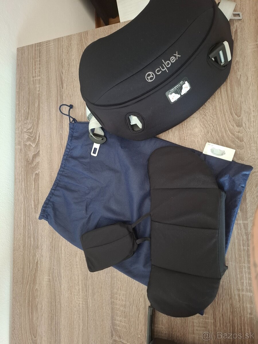 Autosedačka značky cybex - 3
