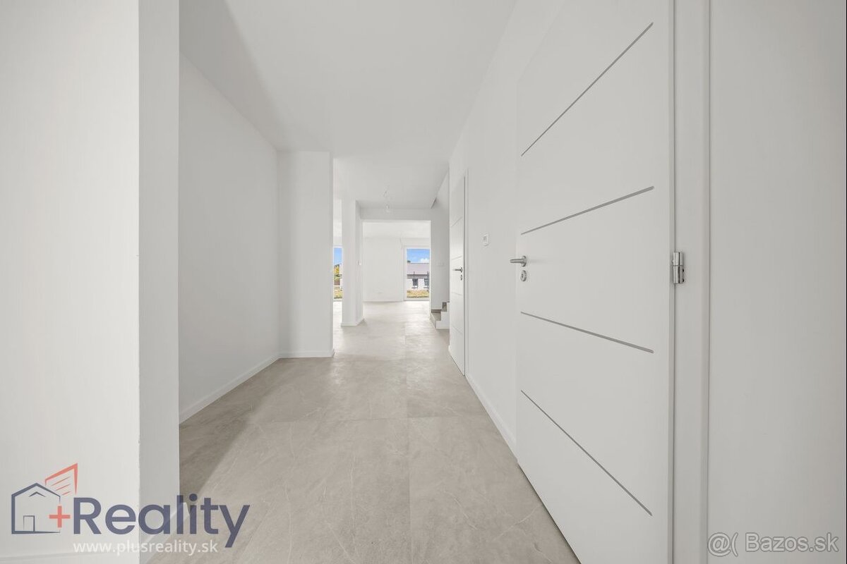 Priestranná novostavba rodinného domu v obci Nová Dedinka na - 3