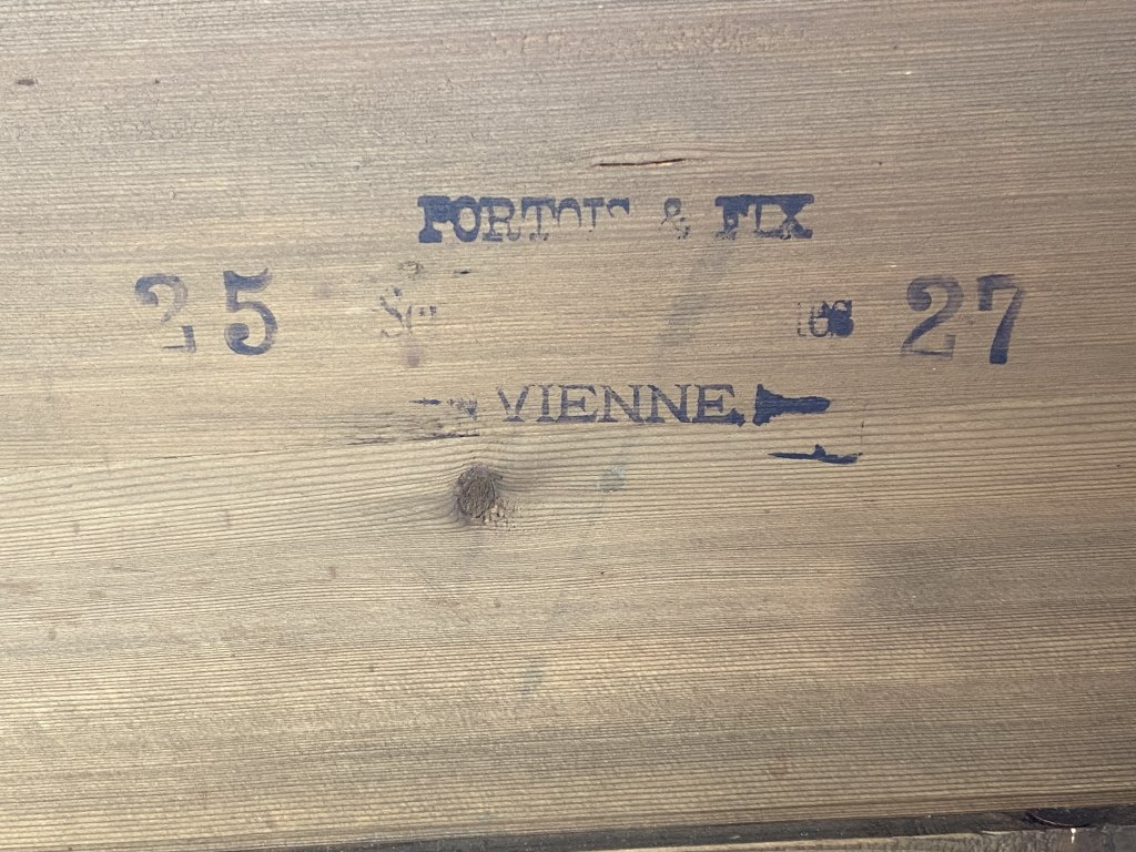 Starožitná komoda s výklopným platom - 3