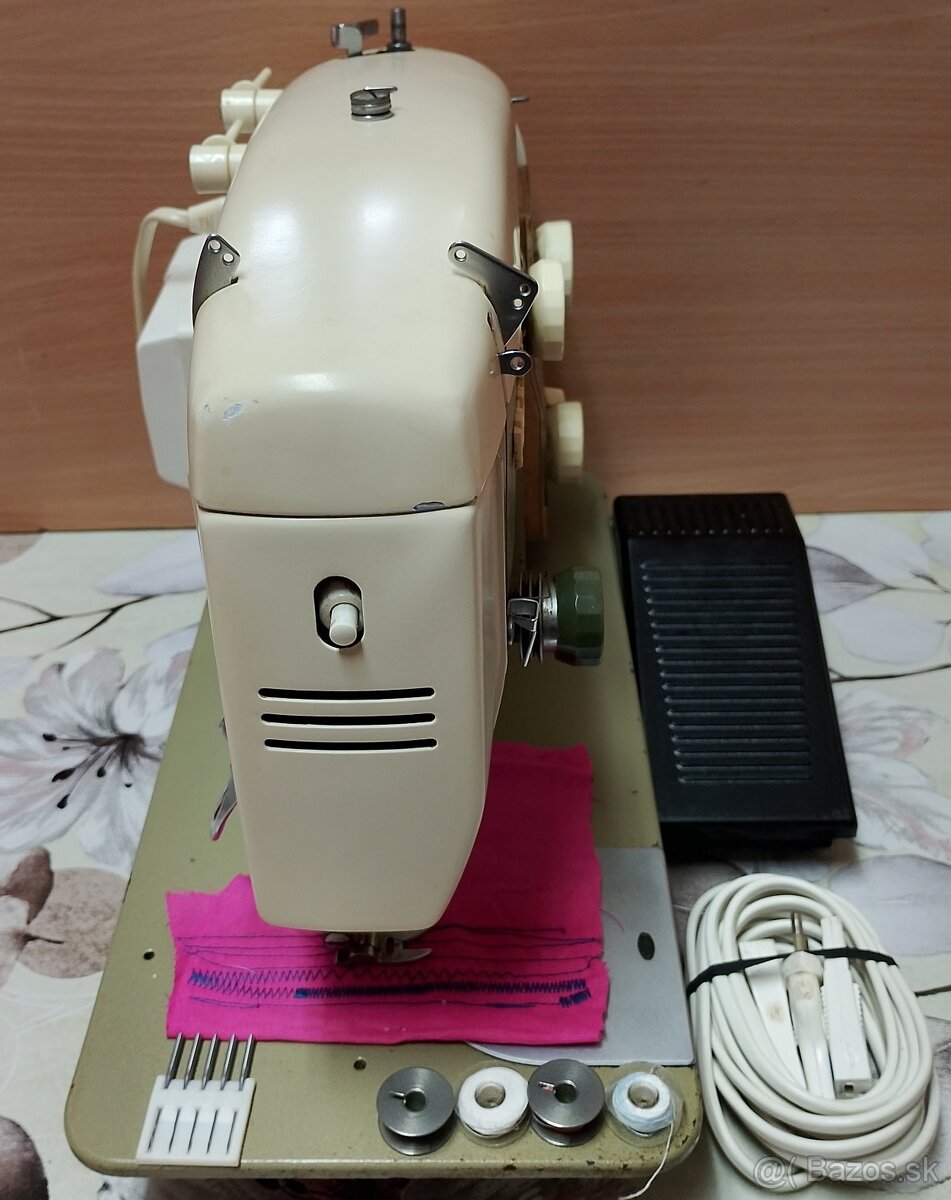 Predám Šijací stroj. - 3