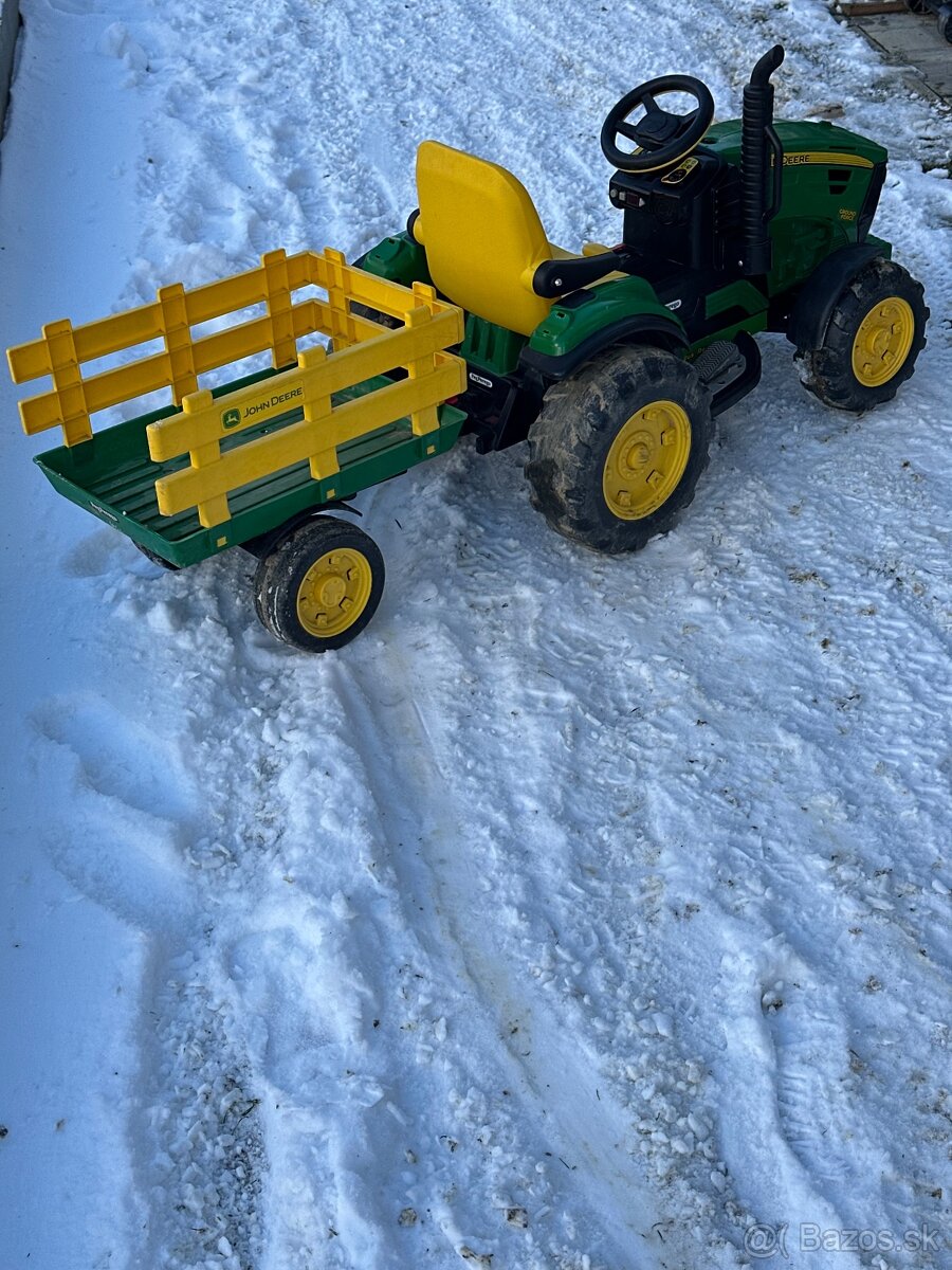 Originálny PegPerego John Deere elektrický traktor - 3