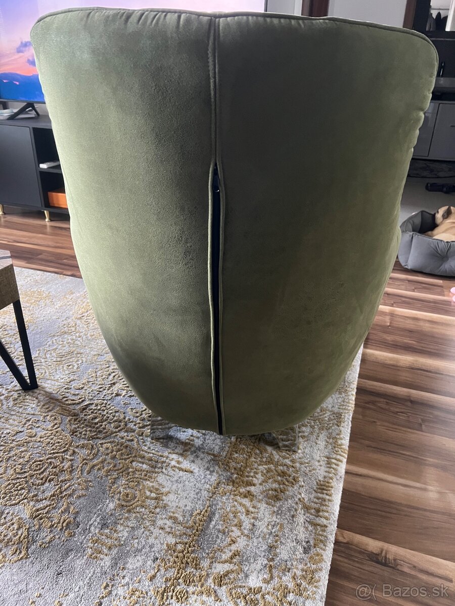 Zelené kreslo - 3