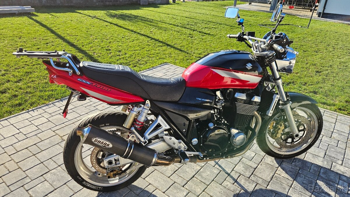 Suzuki GSX 1400 - 3
