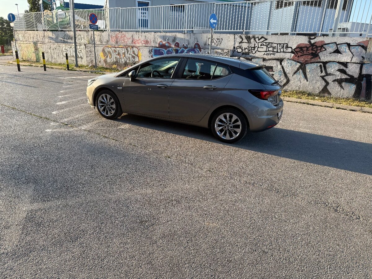 Opel Astra 1.4 T 92kW 1. majiteľ 110tkm serv kniha - 3
