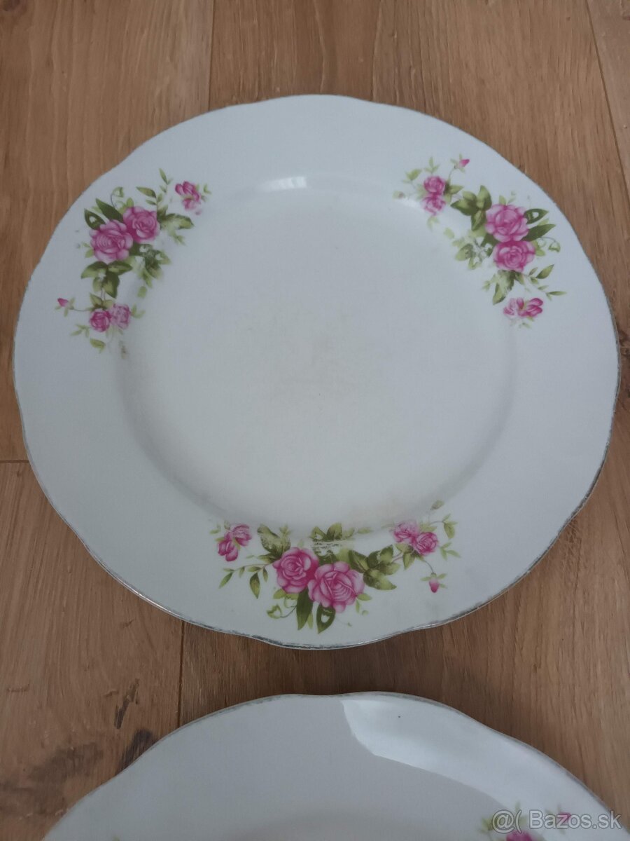 Staré zdobené plytké taniere (2 ks) - 3