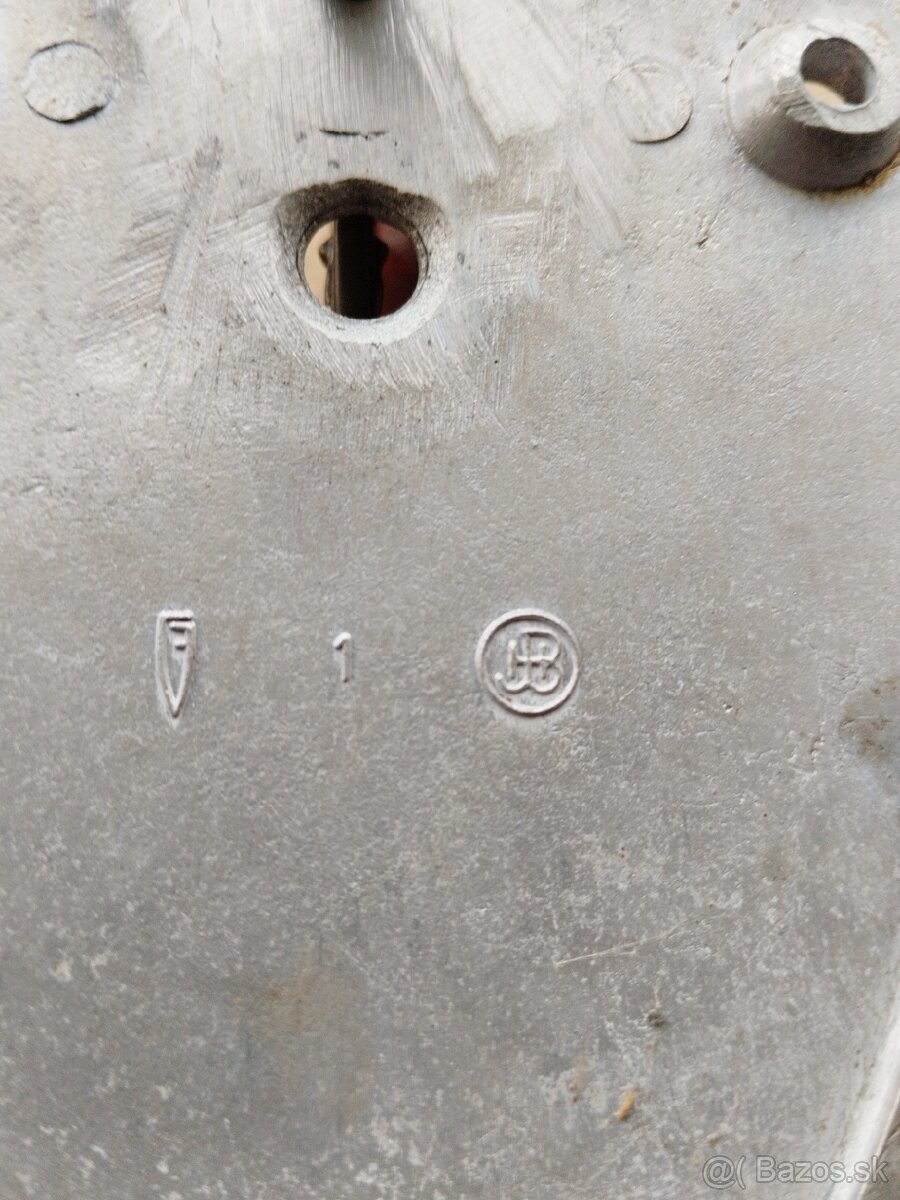 Spinacka perák FJ - 3