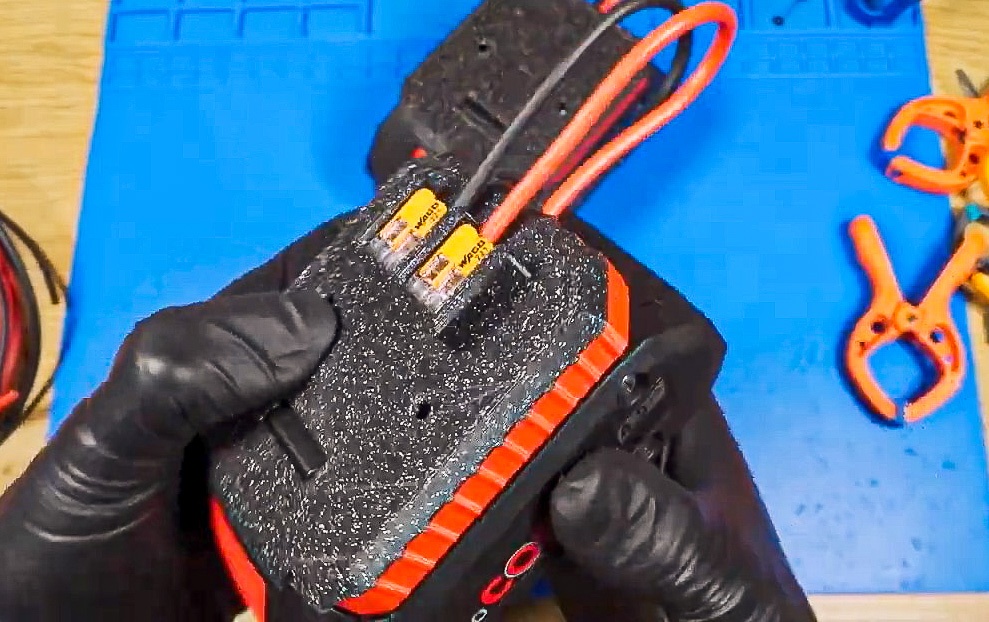 Výstupný adaptér pre Bosch 18V batérie GBA ProCORE Ampshare - 3