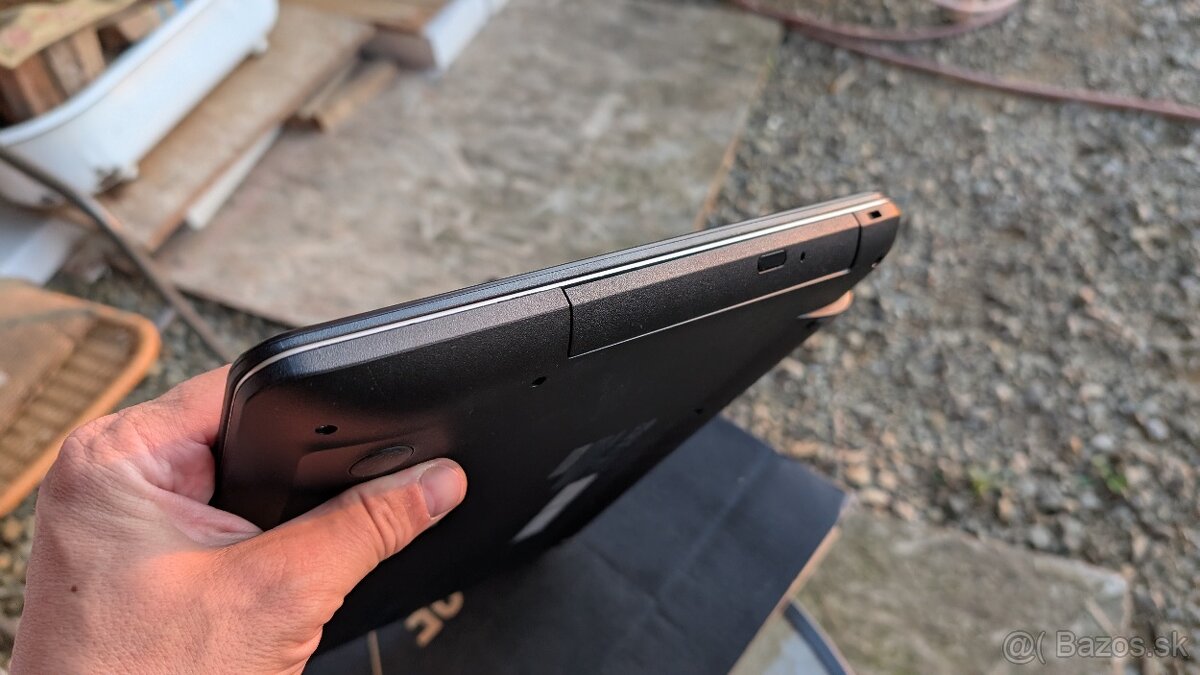 Asus X540UA-GQ010 I3/4GB/1TB Linux - 3