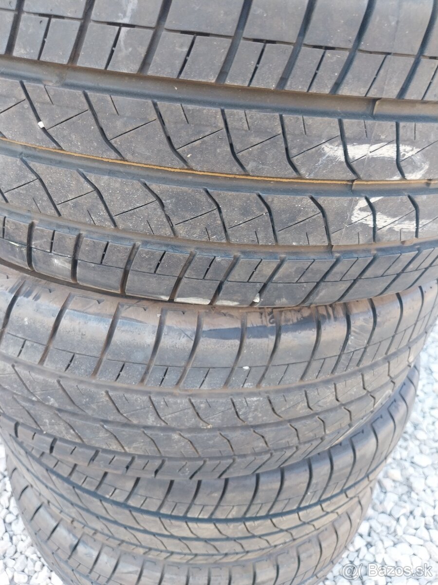 Bridgestone 215/65R16C - 3