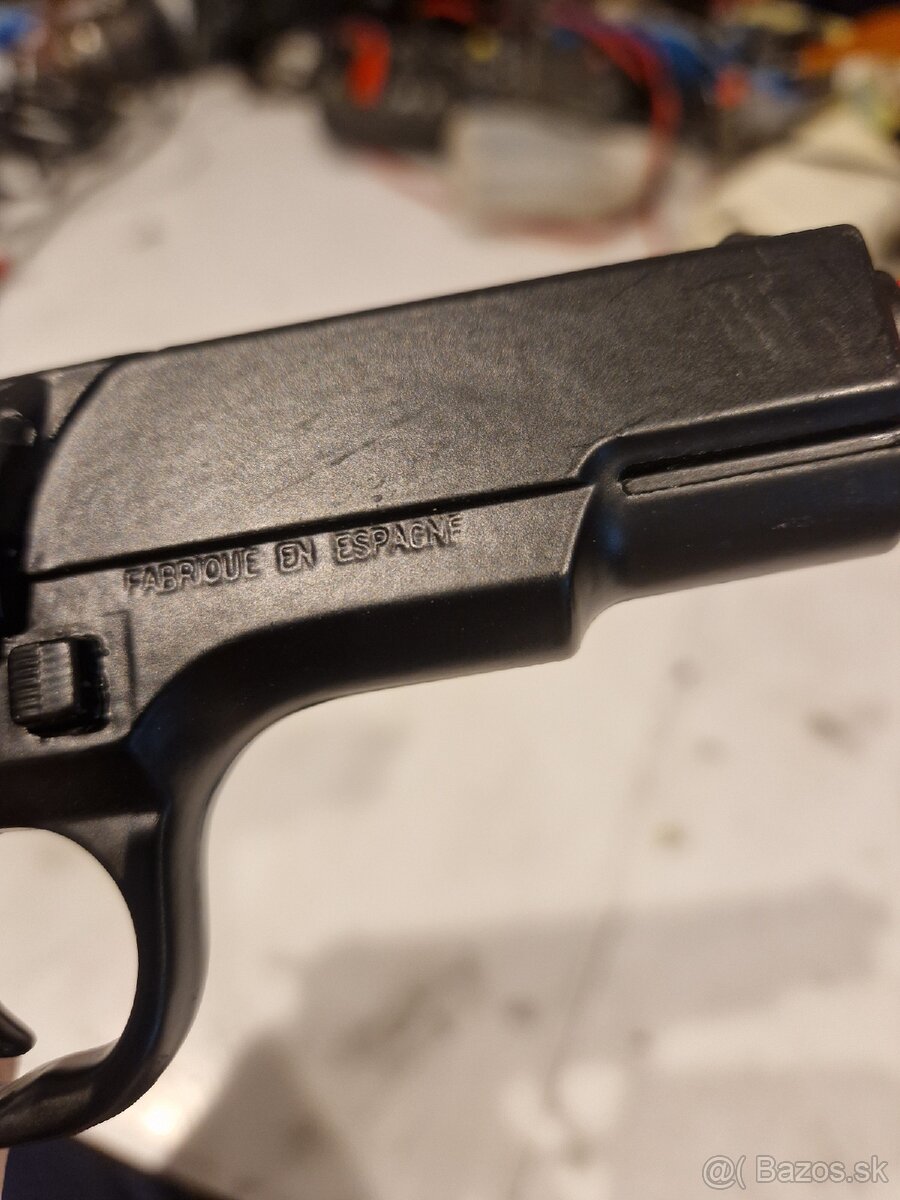 hračkárska pištol na kapsule
na predaj kapslovka - 3