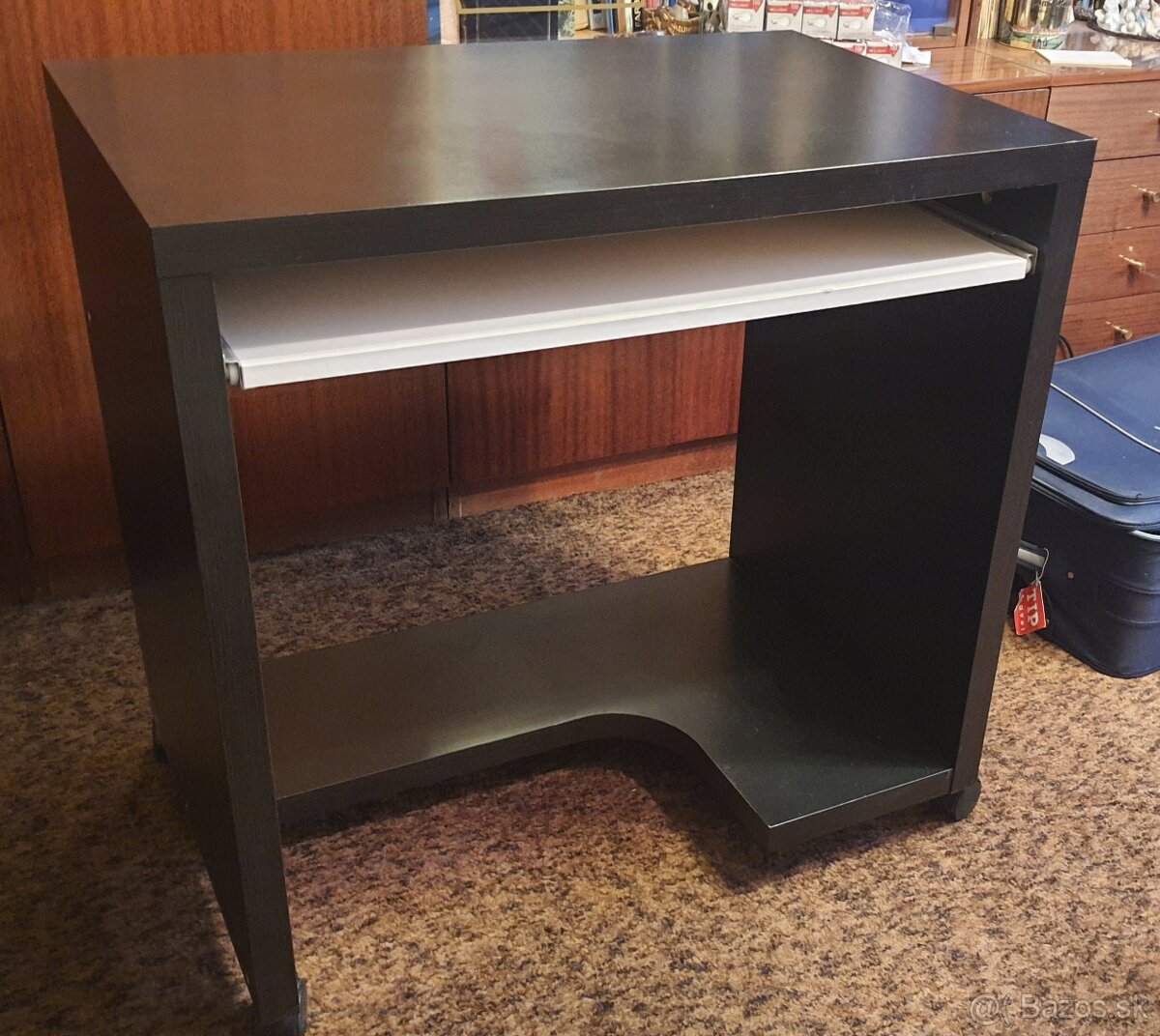 PC stolík IKEA Mikael na kolieskach - čierny - 3