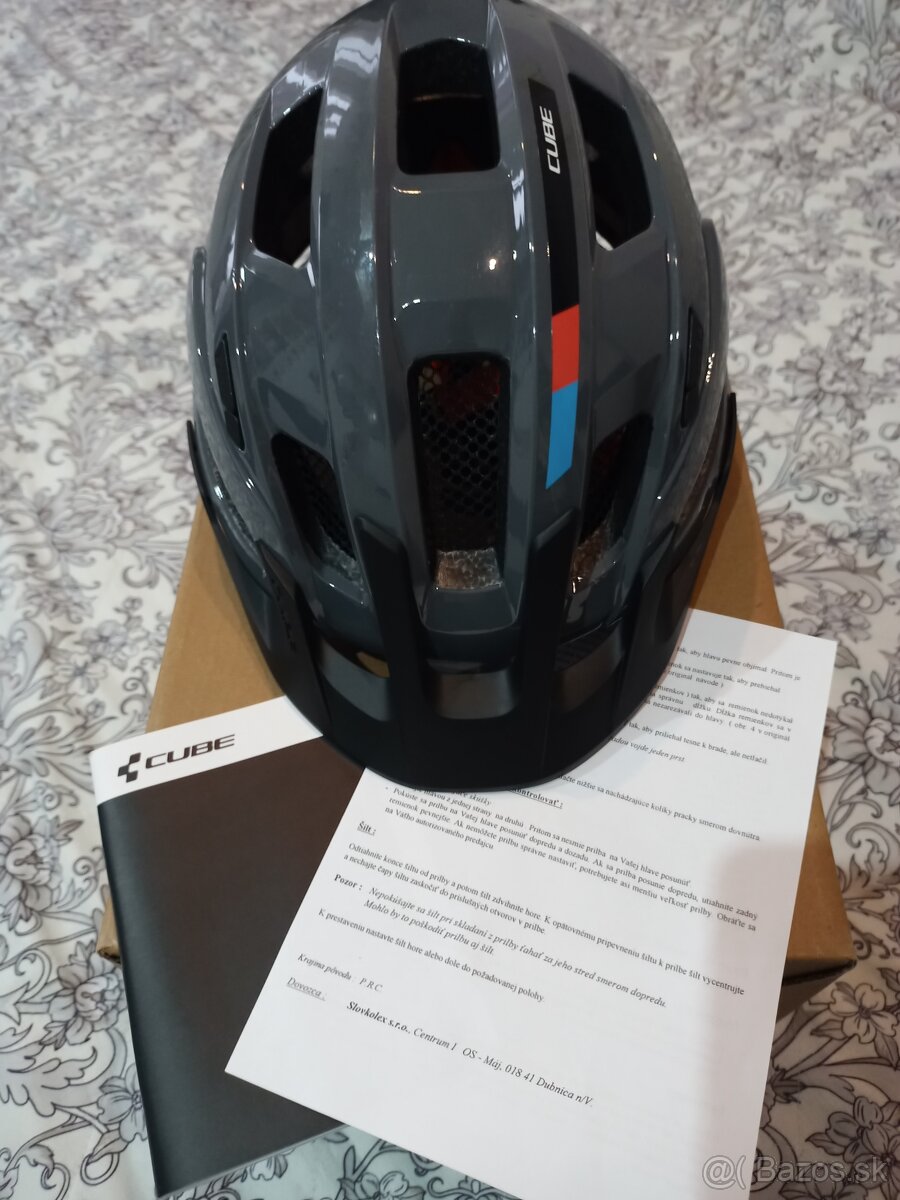 Predám prilbu CUBE - 3