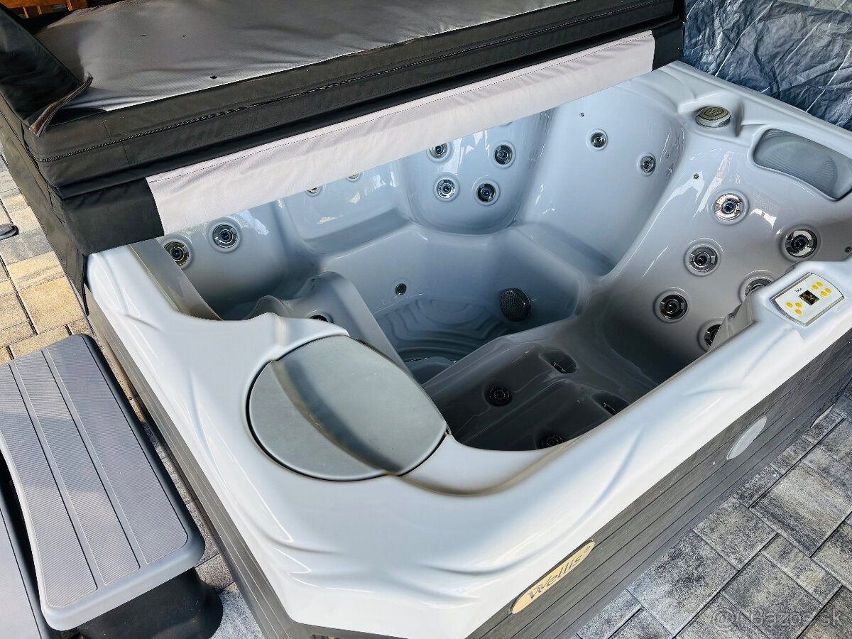 Wellis Budapest Life Deluxe Jacuzzi - 3