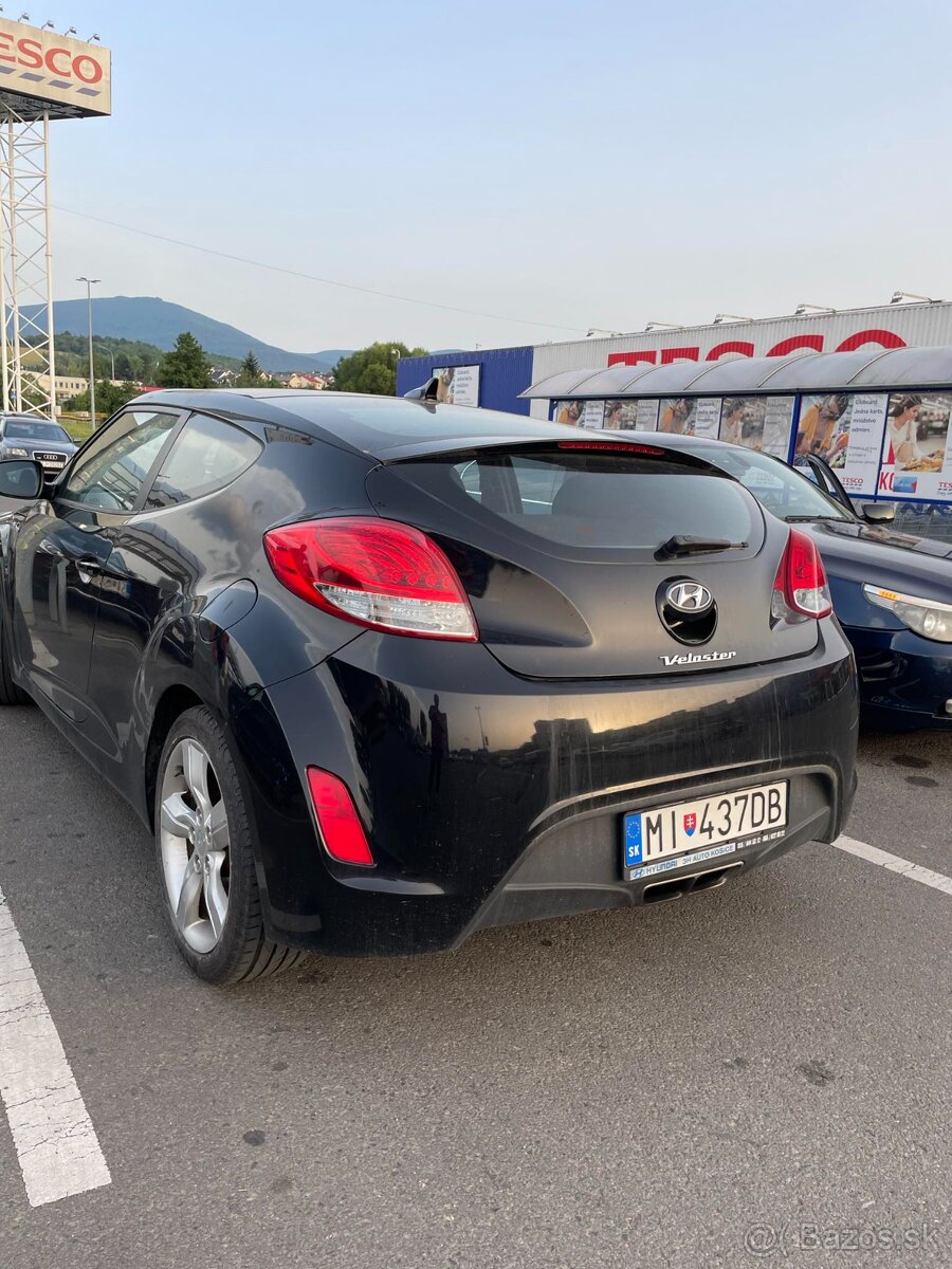 Hyundai Veloster - 3