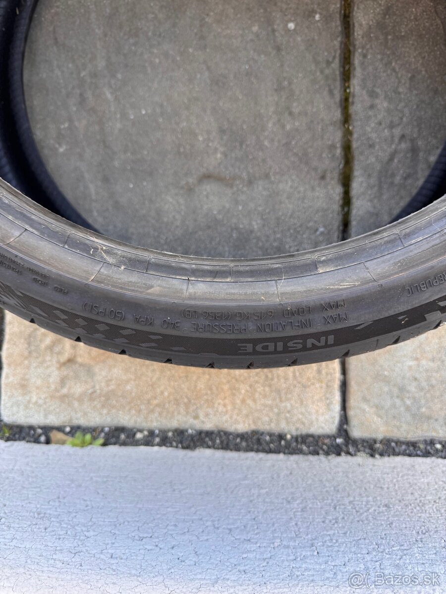 235/35 r19 - 3