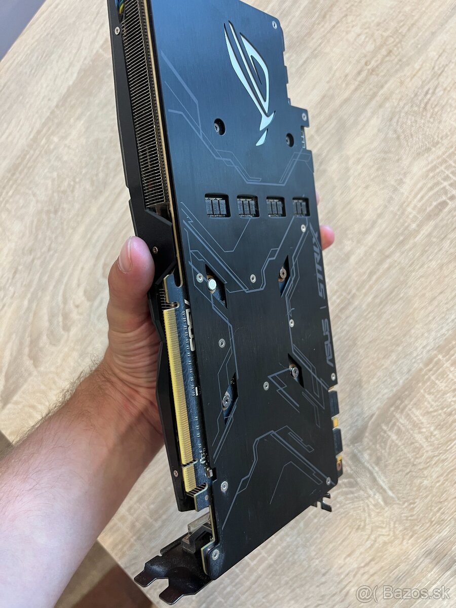 ASUS ROG STRIX GTX 1080 8GB - 3