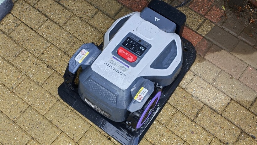 ANTHBOT M9 robotická kosačka - 3