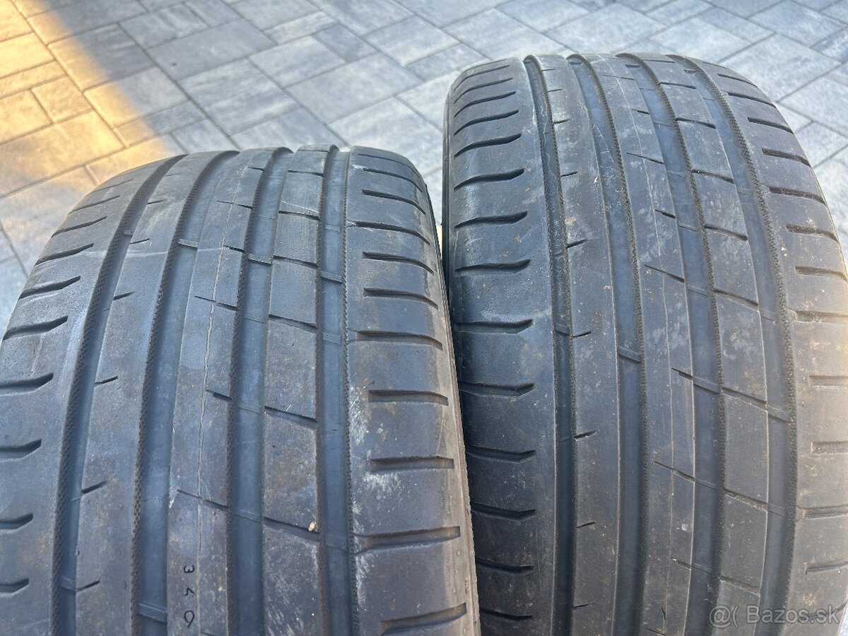 Nokian 235/40 R18 - 3