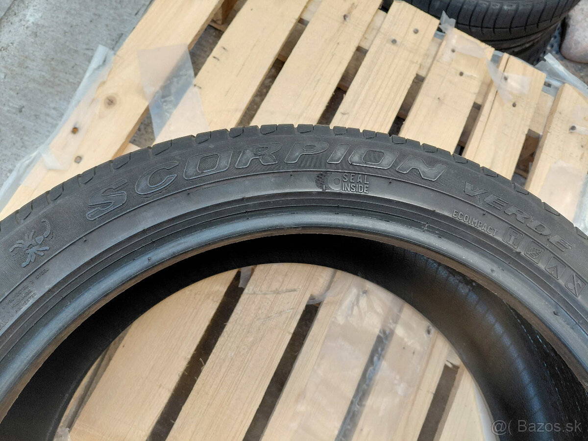 1ks Pirelli 235/45R20 - 3