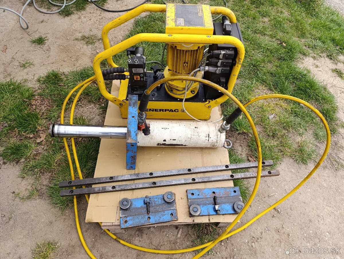 Hydraulický agregát ENERPAC s piestom a ovládaním - 3